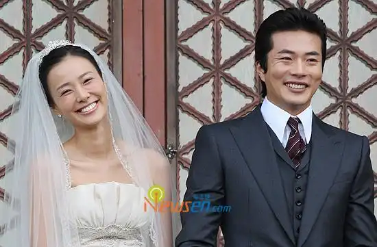 权相佑孙泰英婚宴照9月28日权相佑与孙泰英的婚宴照