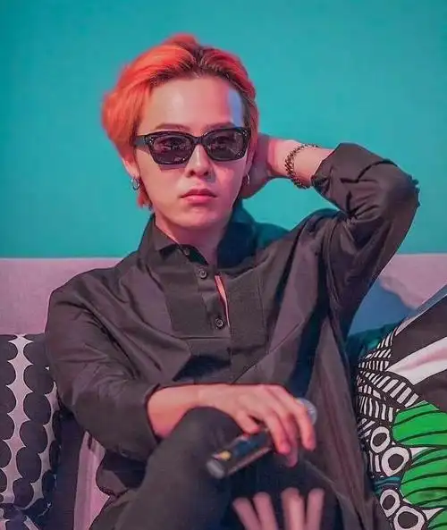 此前,bigbang男团队长权志龙曾陷入吸毒争议.