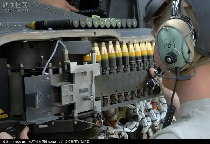 阿帕奇战士的大毒蛇——m230式机炮