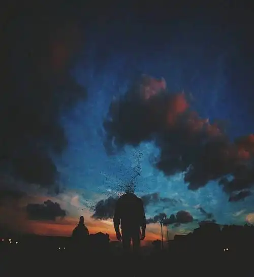 略压抑的黑暗系创意摄影图片