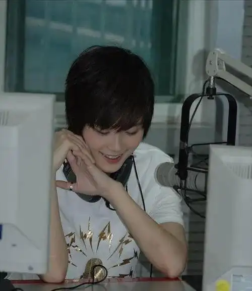 娱乐圈的残酷现实在39岁的李宇春身上展现得淋漓尽致