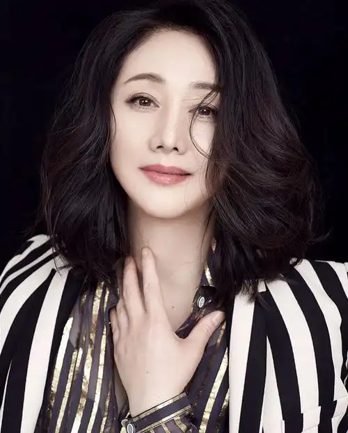 知名演员娟子凭令妃大火出道多年零绯闻57岁越活越优雅