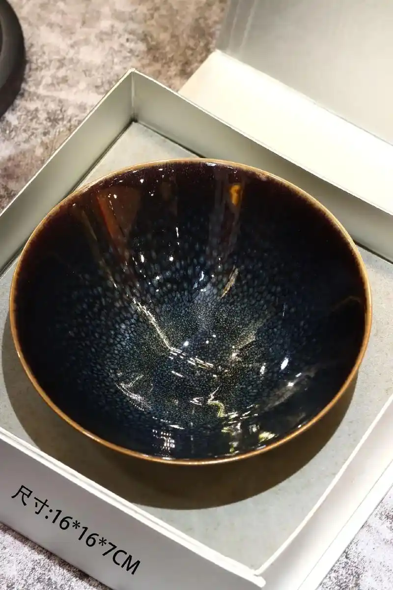 鹧鸪斑建盏.鹧鸪斑曜变天目釉斗笠盏(1999年) 台湾天目大 - 抖音