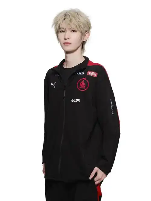 一诺世冠定妆照