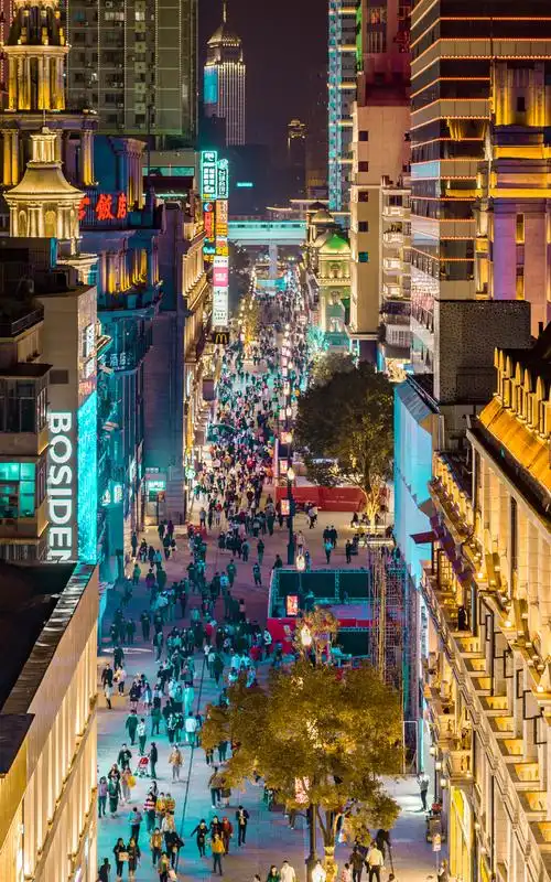 航拍武汉夜景江汉路步行街