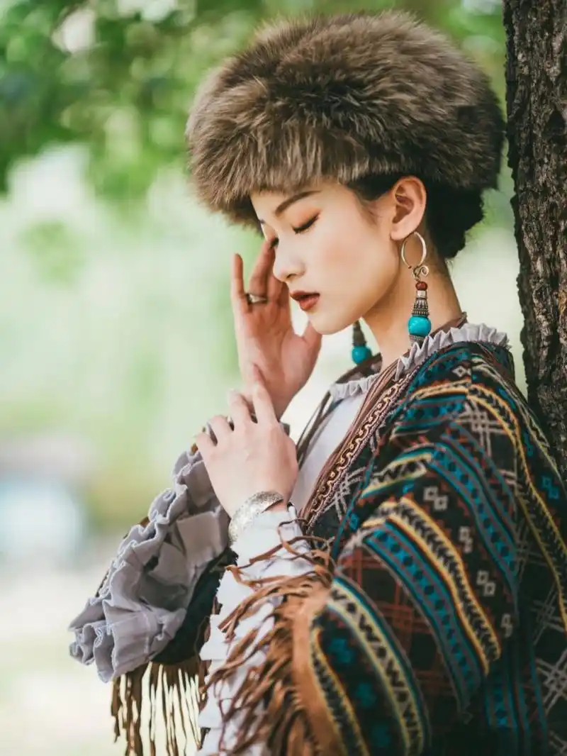 98姑娘追	: "克孜库瓦尔"(汉意:姑娘追)是哈萨克族青年人喜爱的一种