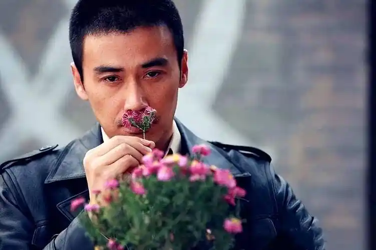 柳云龙婚内出轨合伙人,与原配离婚有私生女,知情狗仔曝更多内幕_杨建