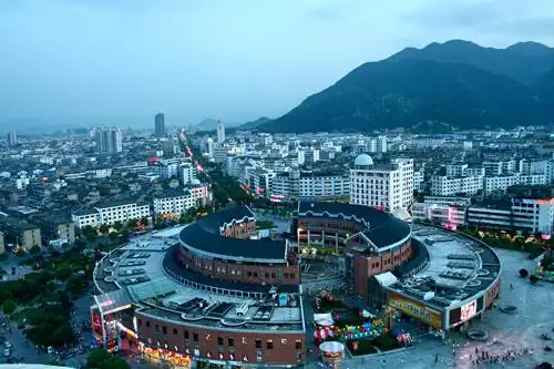 俯瞰临海市 竟发现巨型"飞碟"