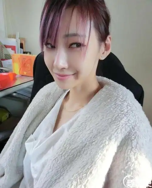 李荣浩前女友路遥艳照曝光(1/27)