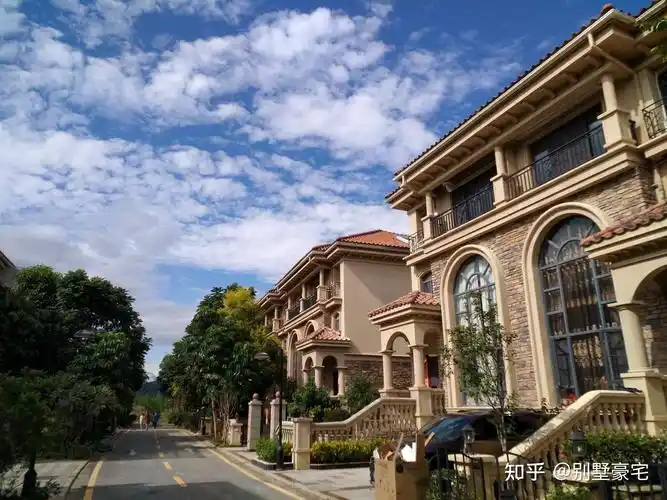 广州增城地铁站口联排别墅