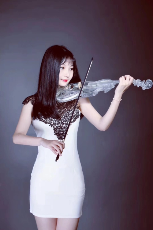 厦门小提琴演员樊星