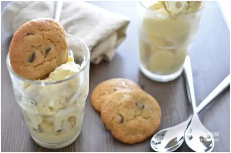 1,巧克力曲奇冰激凌 chocolate chip cookie dough ice cream