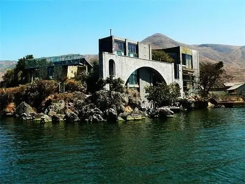 杨丽萍洱海月亮宫花3500万内部豪华至此拆迁费多少钱