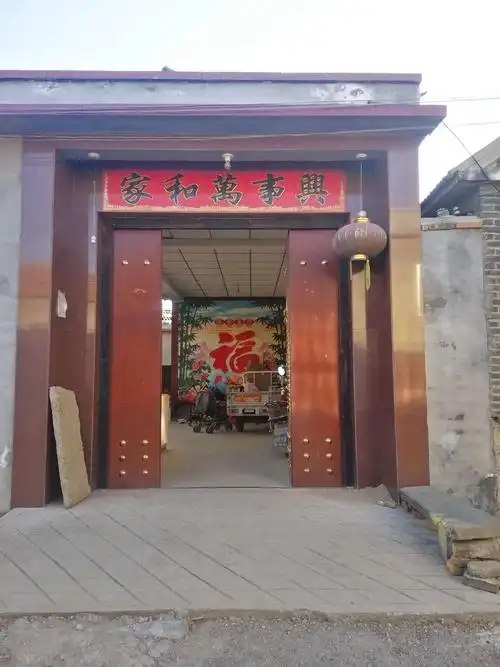 农村民宅大门集锦 大门是一家人的脸面,既要进出方便,又要美观大方.