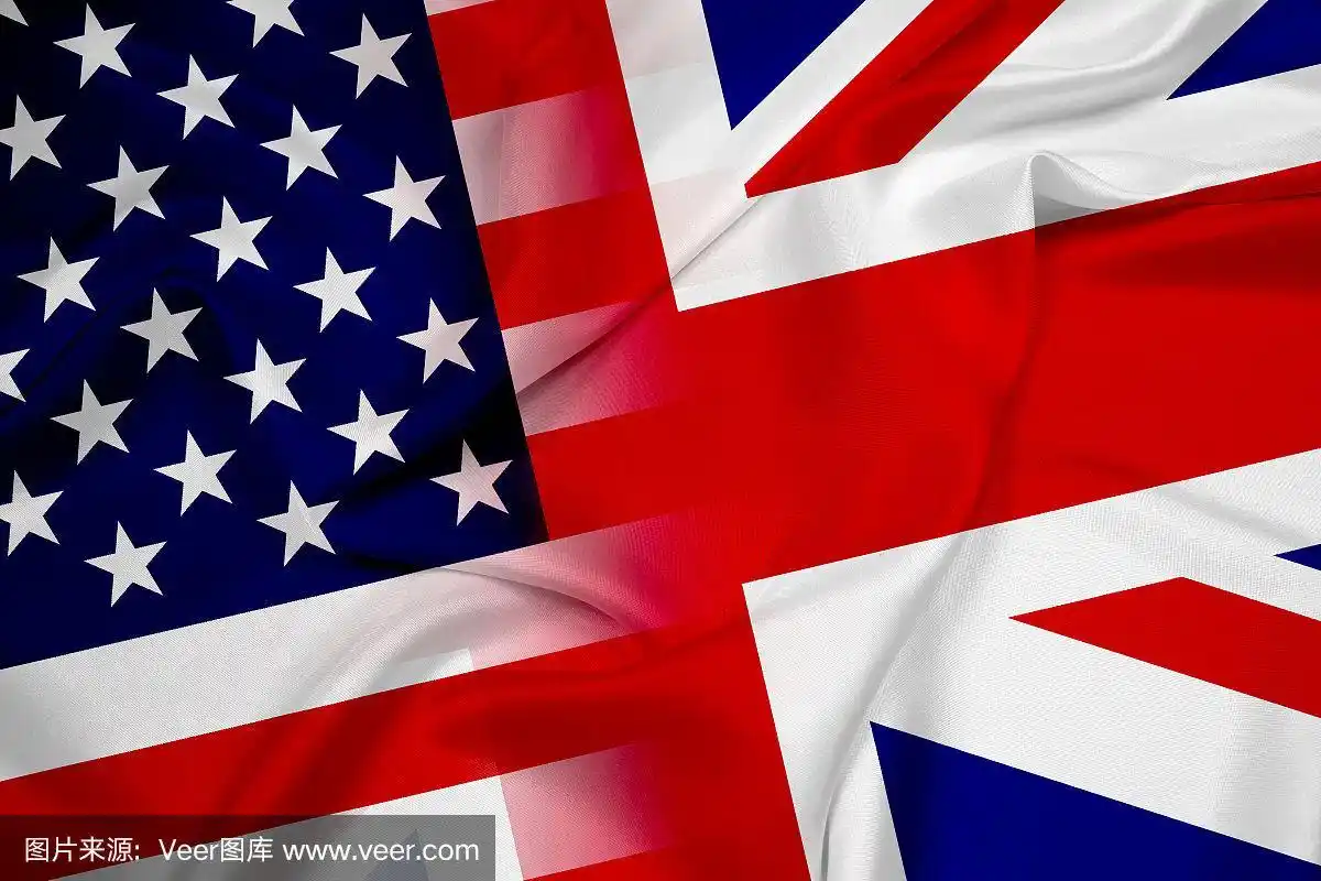 挥舞着美国和英国的国旗
