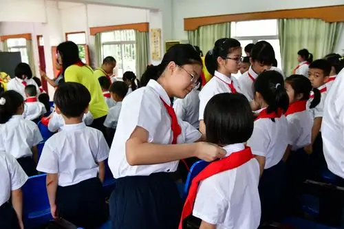 "少先队员们,你好"——小沥小学新生入队仪式