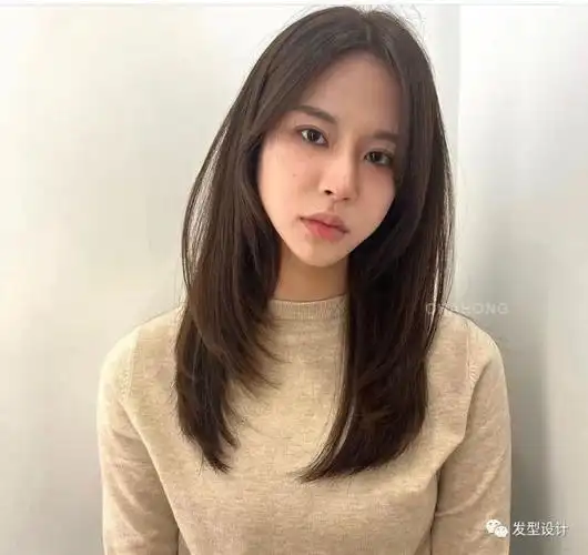 层次感中长发最简约的高级感