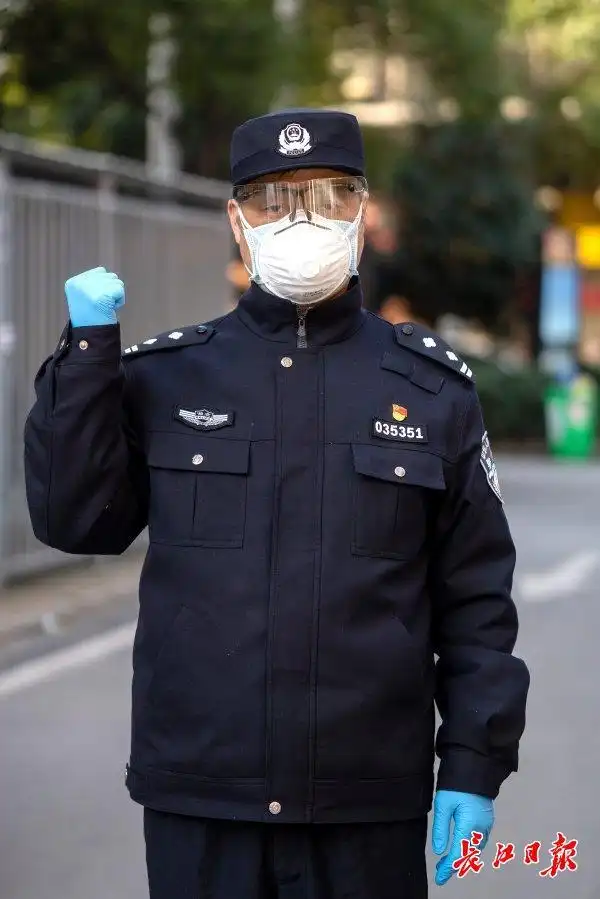 国家卫健委2月5日召开新闻发布会