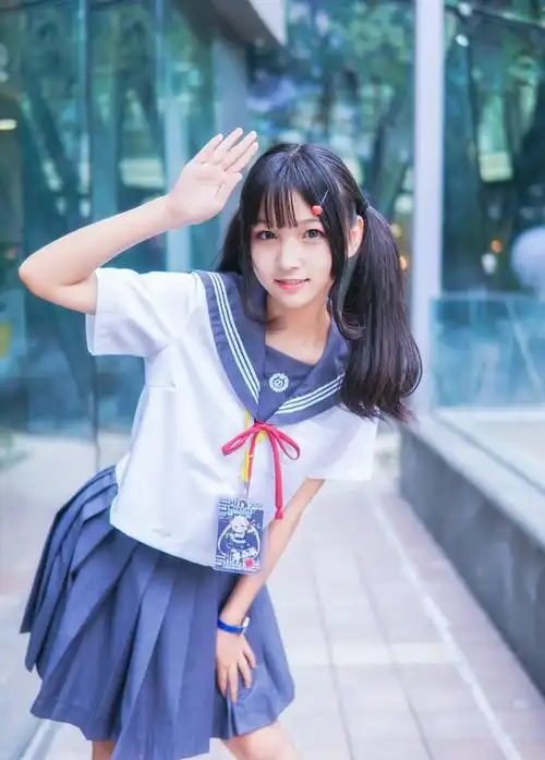 可爱的双马尾小姐姐穿上水手服,网友,真是太可爱