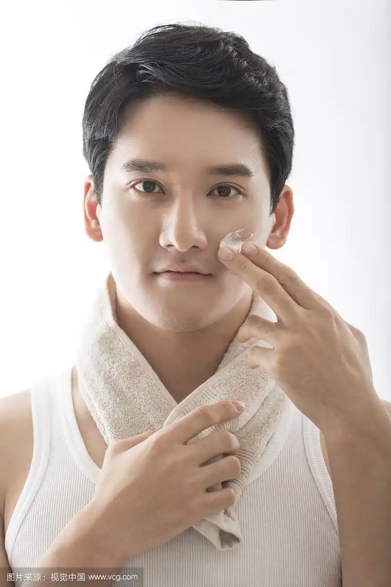 年轻男士美容护肤