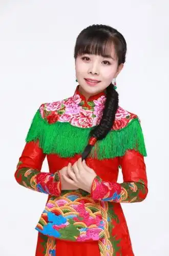 3天前,放弃名利回农村下地放牛,国家一级演员王二妮又爆新情况