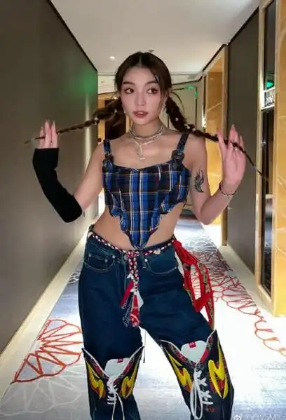 vava毛衍七学历身高个人资料,她是哪个厂牌?_9万个为什么