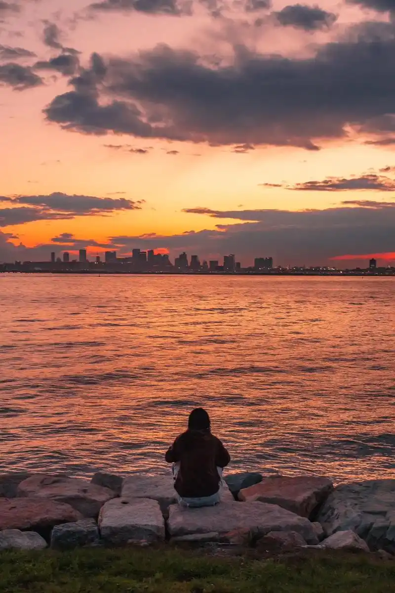 累了就一起去看海吧93.#日落沉溺于橘色的海  #一起看海  - 抖音