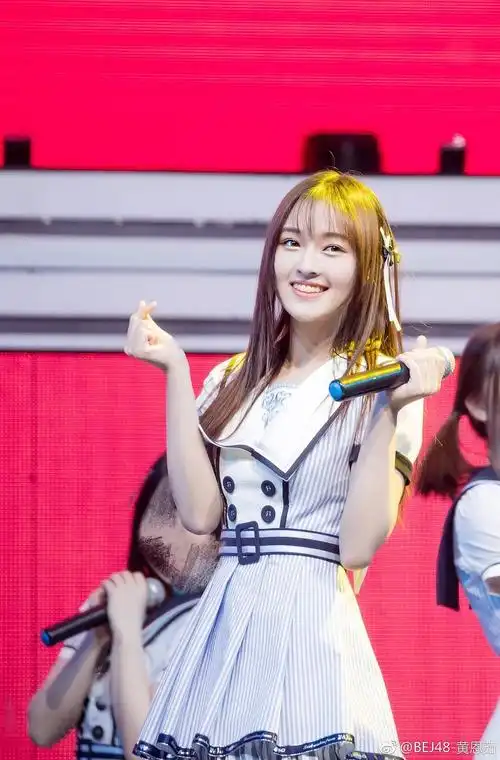 十足可爱风格百变黄恩茹图楼