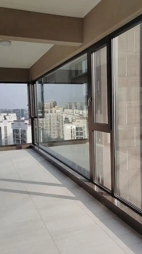 早起看满天朝阳,夜晚看满天星辰,全景落地封阳台就是全家最爱!