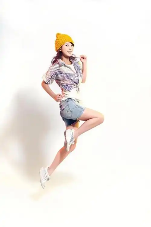 曾经知名童星杨旎奥,抢镜亮眼青春写真图片