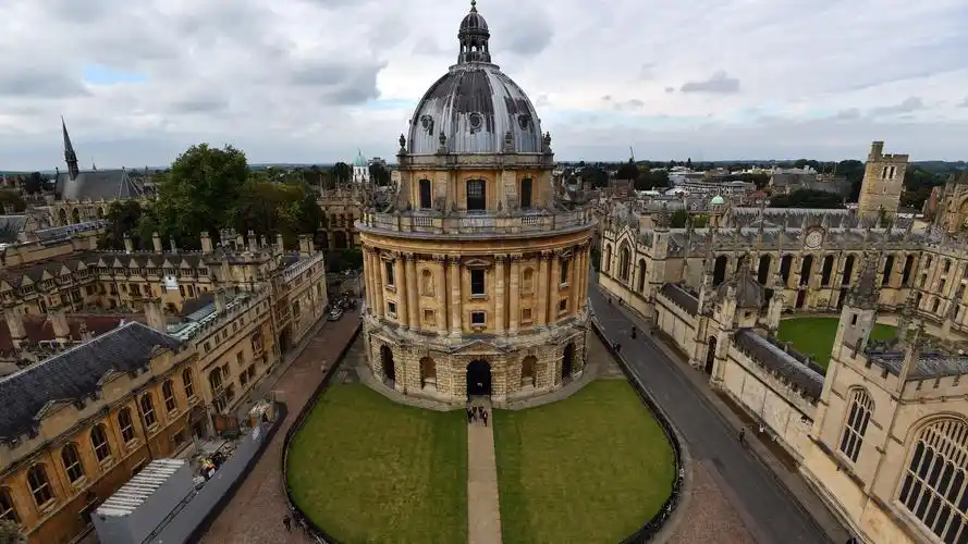 没有校门,这所大学是一座城