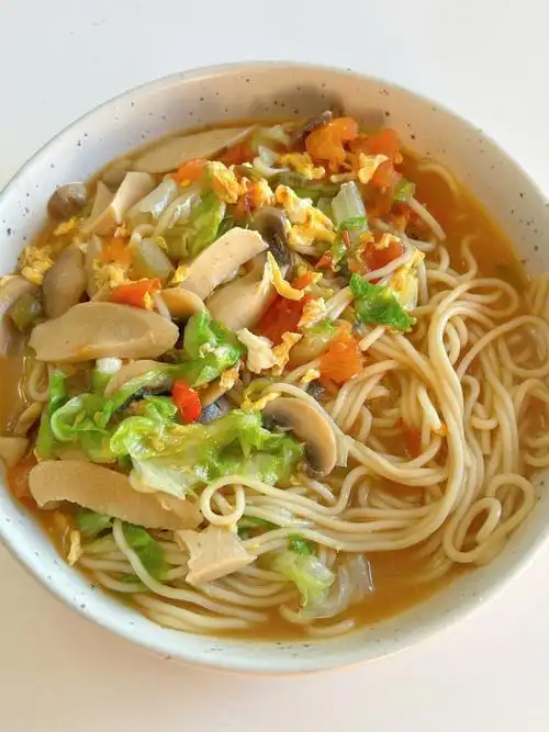 早晨来一碗热乎乎的蔬菜面条!鲜掉眉毛的那种!