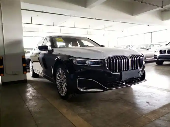 宝马m760lixdrivev12豪华套装少10个点