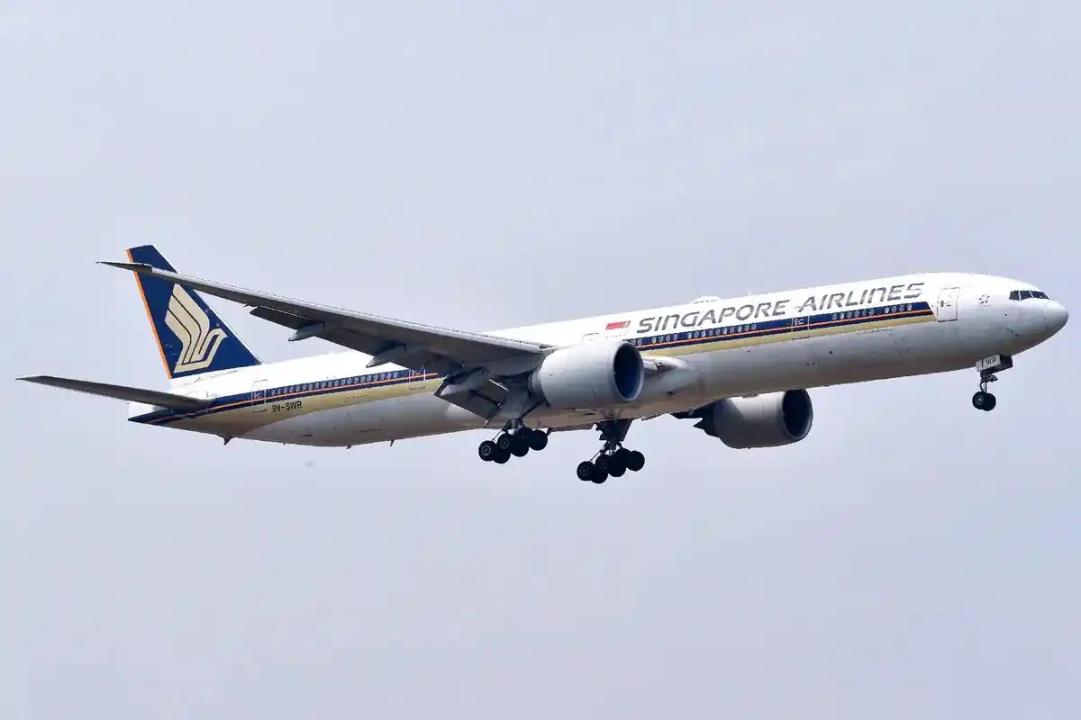 新加坡航空77w时隔多年再访广州 #新加坡航空 #波音777 - 抖音