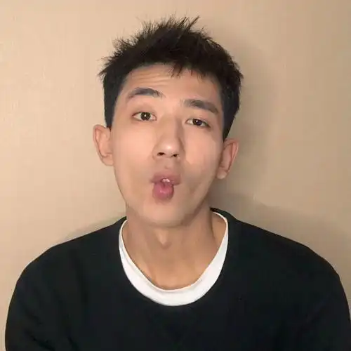 4cm"短碎发" | 这个发型真的适合男孩子—4cm"短碎发"的发型真的