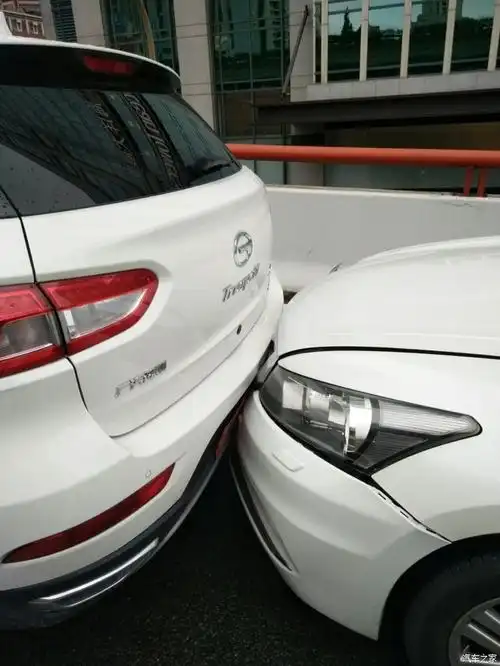 【图】新车被追尾了,对方全责,怎么走流程_传祺gs4论坛_汽车之家论坛