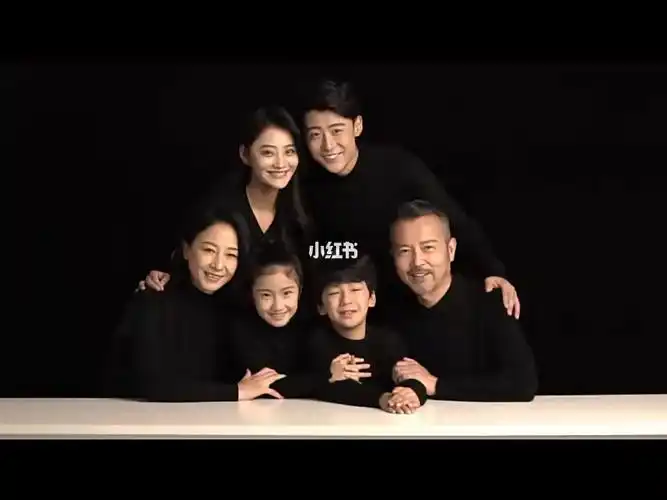 黑毛衣全家福拍摄花絮