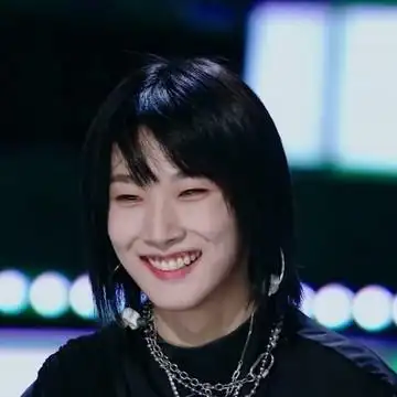 超喜欢他和奥斯卡(他俩cp名叫烨斯cp粉叫莫拉)看《创造营2021》,你