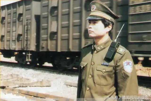 九二式警衔我国第一次警衔制度为何3年后就被废除