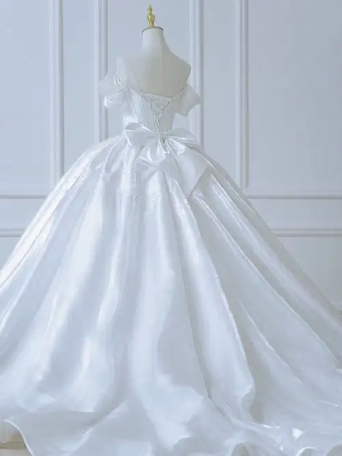 月光新娘水波感珍珠缎面婚纱l成都婚纱