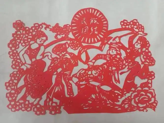 师范教育系组织"弘扬传统文化,共创民族团结"手工征集活动_中华民族