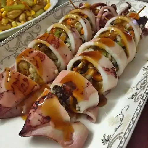 倾心夺目在美食杰做过-鲜鱿鱼筒饭