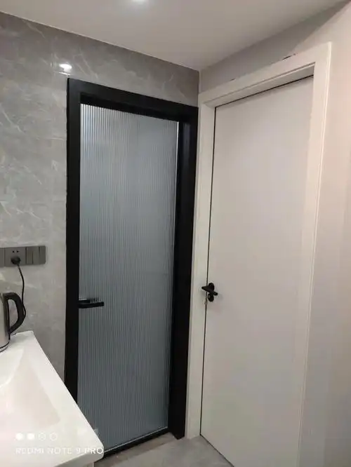 卧室门白门翻车