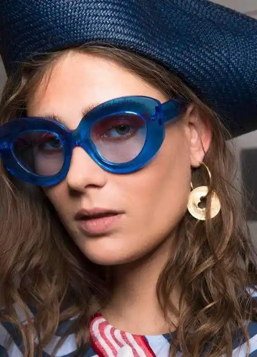 原创彩框墨镜又酷又帅让你时髦整个夏天时尚达人都在戴