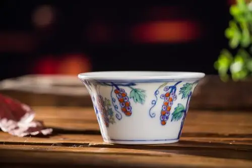 8亿明成化斗彩鸡缸杯仿古品茗茶杯景德镇手绘葡藤茶具