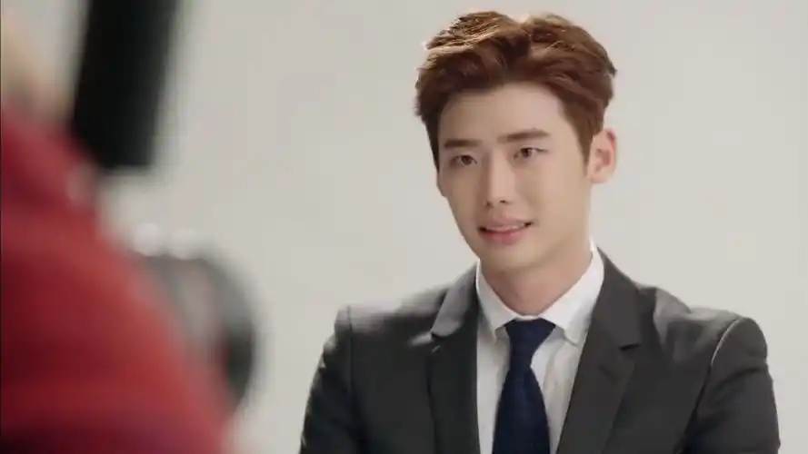 果然人靠衣装,土包子换了一套衣服瞬间变成大帅哥#李钟硕 #匹诺曹 #好