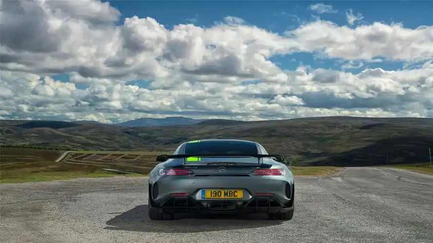 amggtrpro炫酷高清桌面壁纸