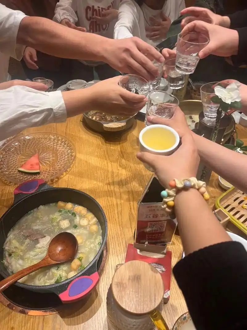 阳光正好,不负时光.一起吃饭 - 抖音