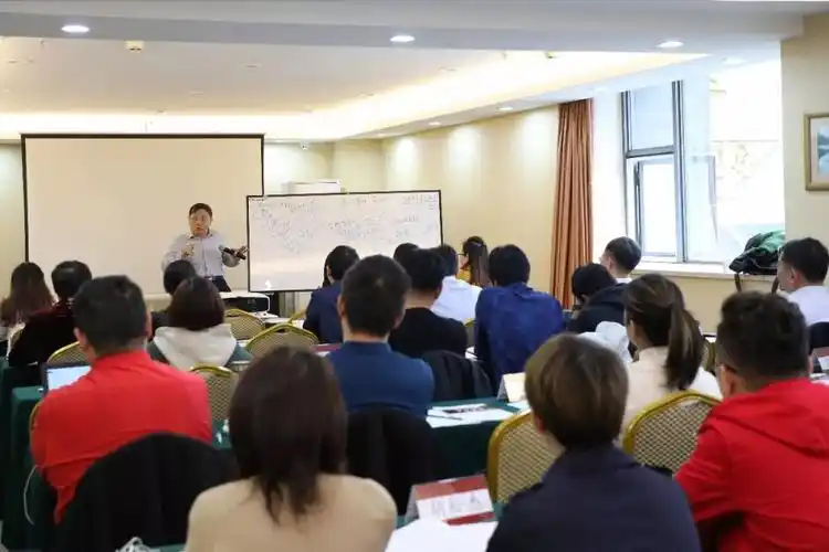 新时代工商管理emba高级总裁班盛大开启