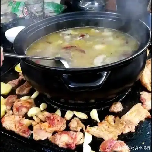 丽江人喜欢吃的火塘火锅,有什么特别的地方?